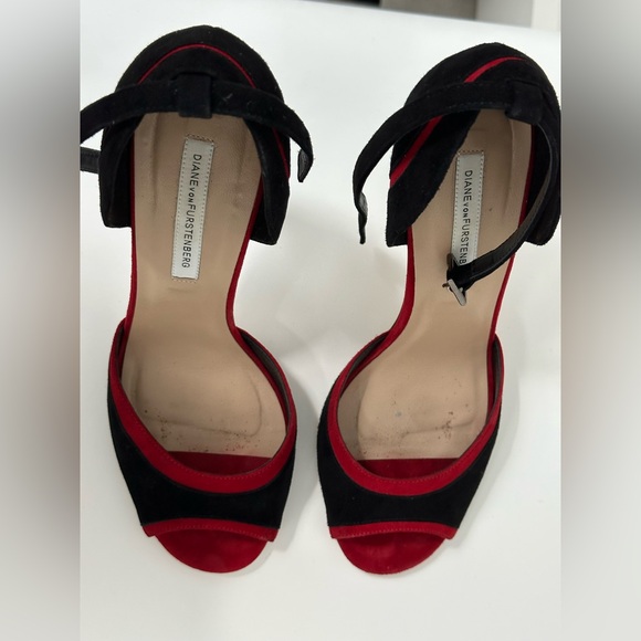Diane Von Furstenberg suede heels ❤️🖤 - Picture 7 of 7
